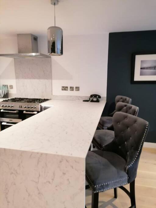 New Town House With *Free Allocated Parking* Lejlighed Brighton Eksteriør billede