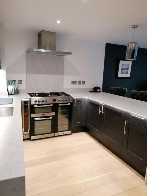 New Town House With *Free Allocated Parking* Lejlighed Brighton Eksteriør billede
